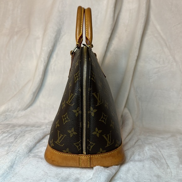 SOLD Authentic Louis Vuitton Monogram Alma PM - Picture 3 of 16